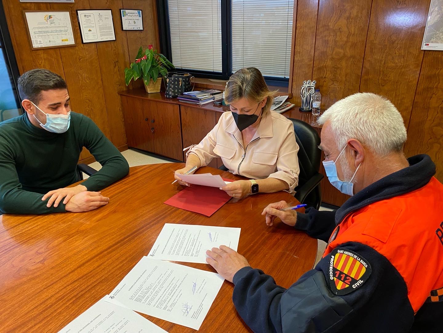 L’Ajuntament entrega nou material a l’Associació de Voluntaris de Protecció Civil
